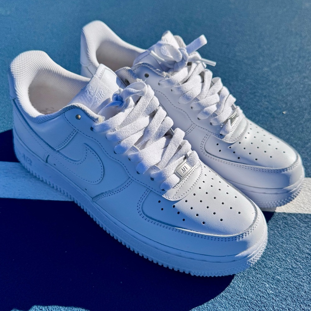 Nike Air Force One 1 Triple White Low 315115-112 Mens Size 10 Sneaker USED